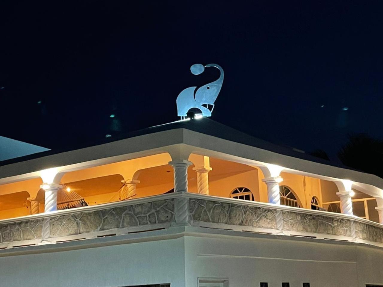 Casa Gajah Cuyo El Cuyo