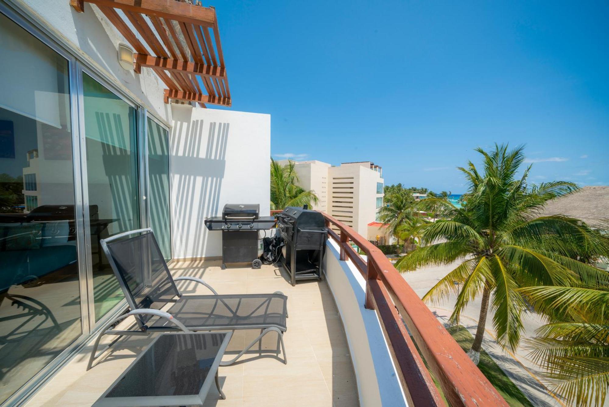 Beachfront Penthouse With 3 Bedrooms & Ocean View - Nubes Holiday home