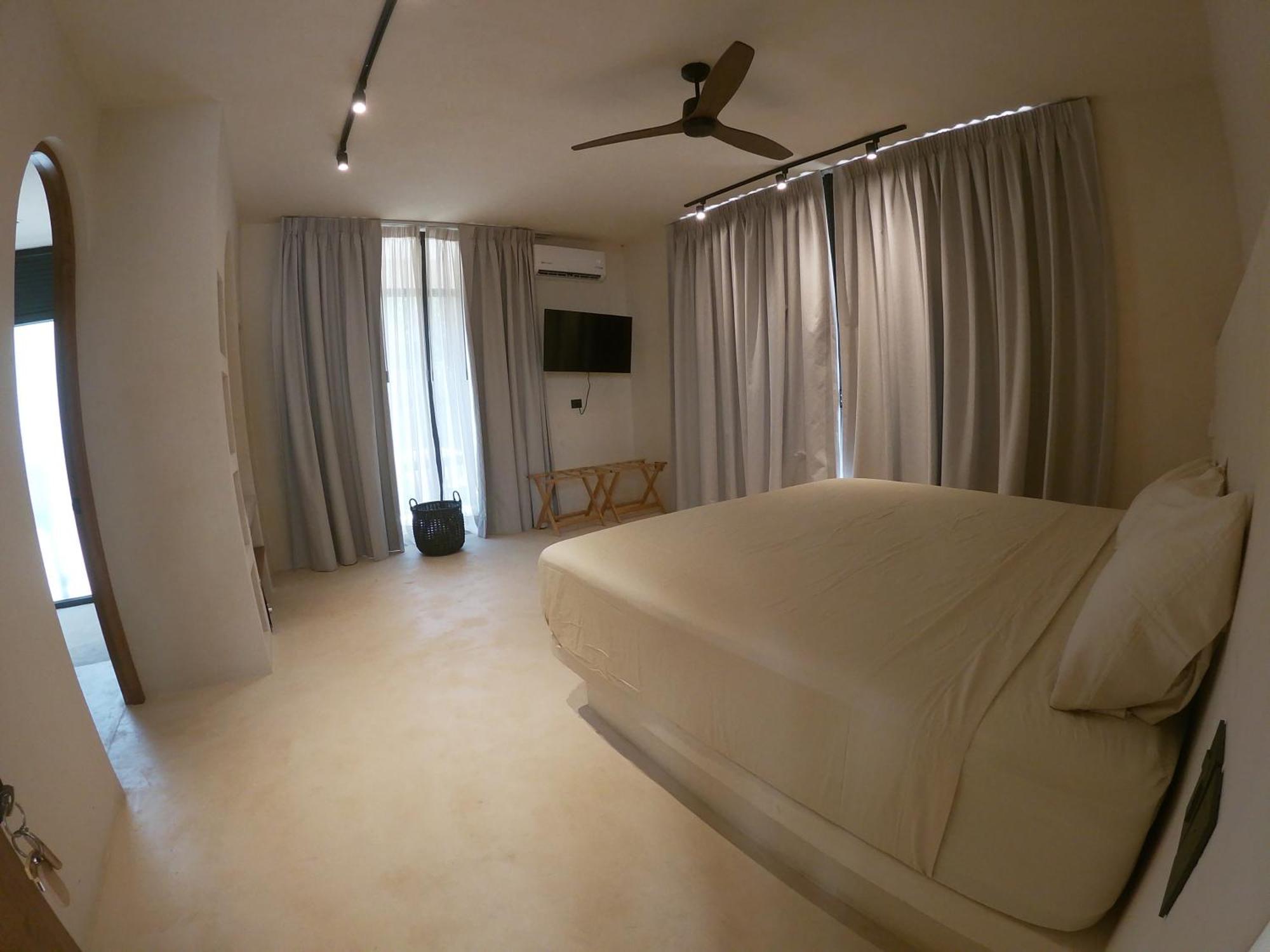Casa Hood By The Sea Hotel