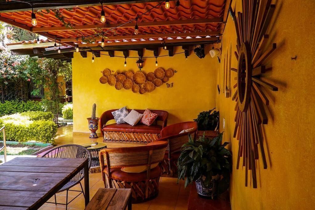 Casa Margarita , La Fuente De La Luna