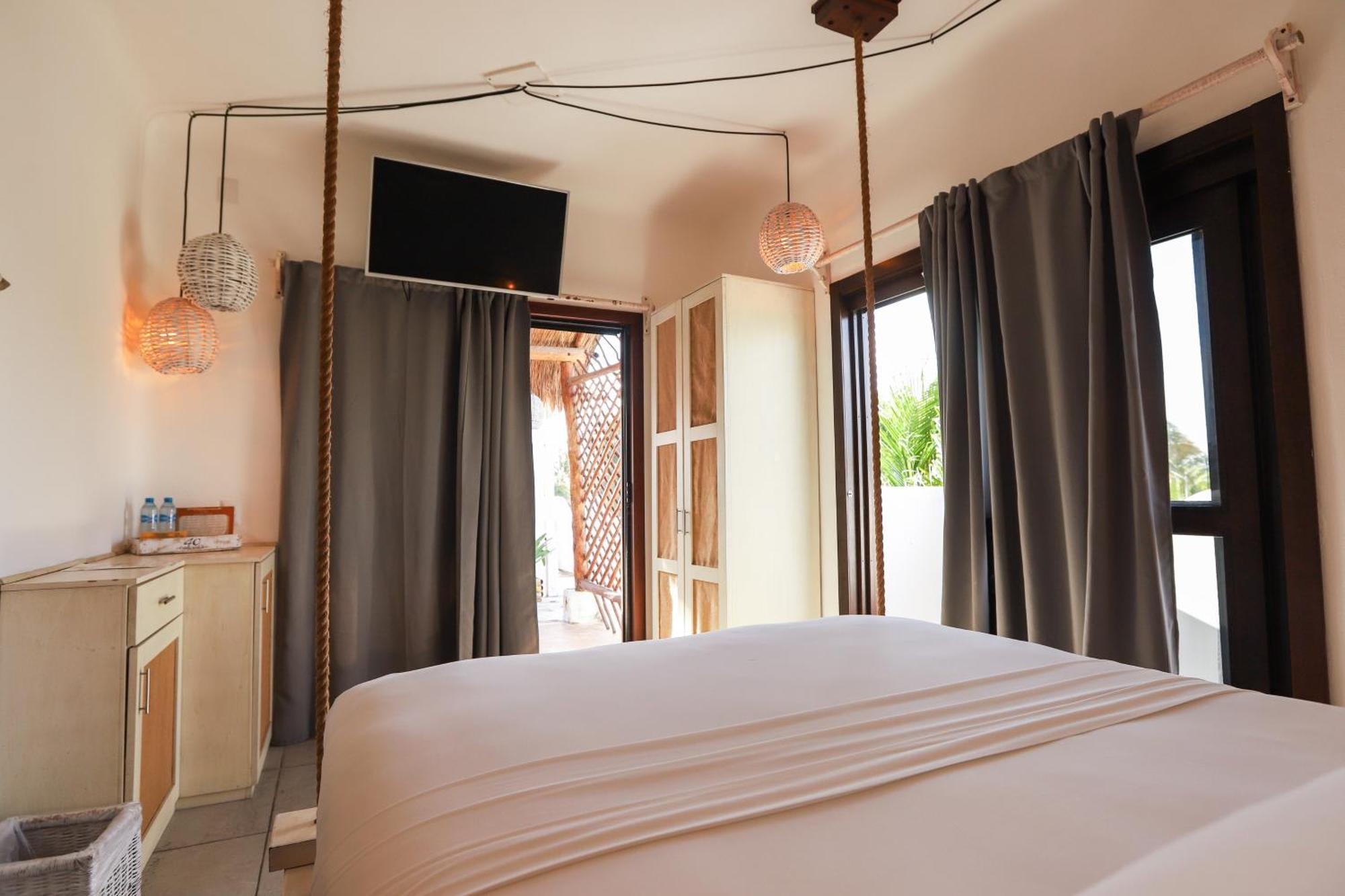 Hotel 40 Canones
