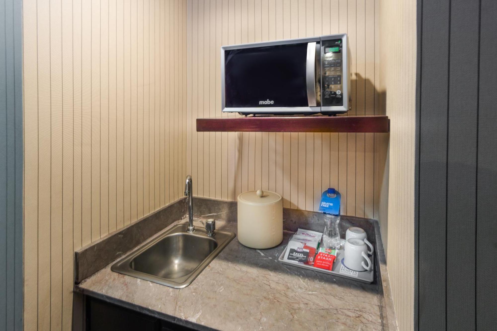Hotel Four Points By Sheraton 3*