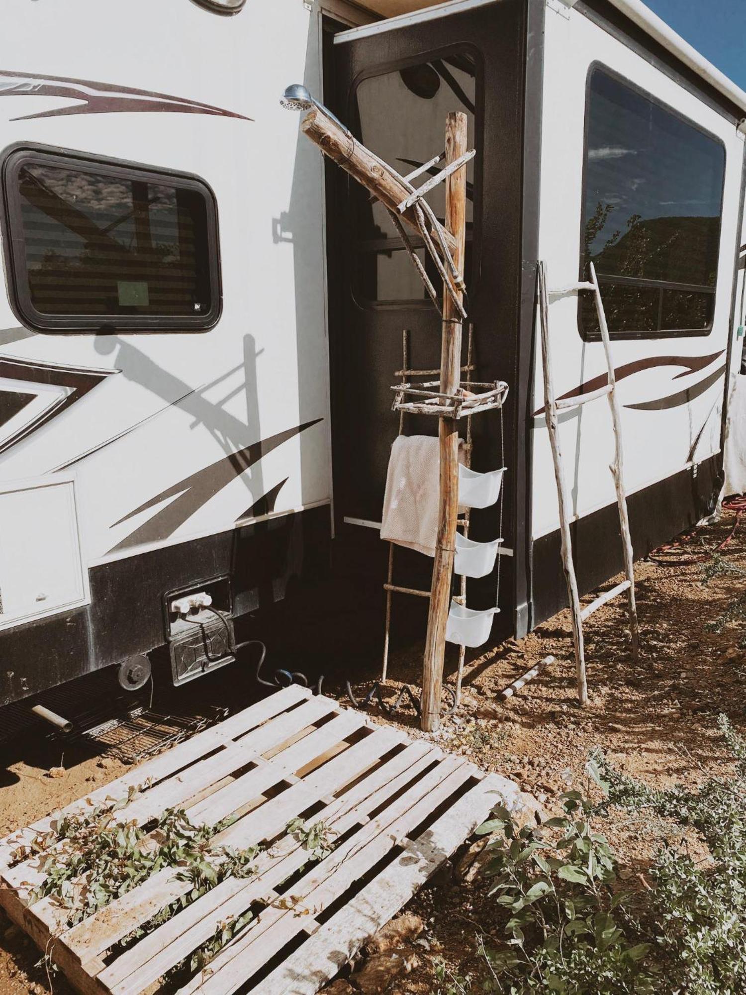 Campsite Desert Oasis Luxury Rv *