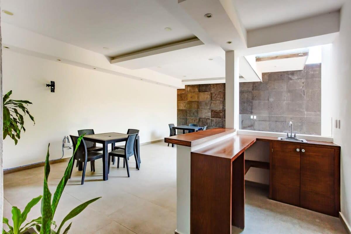 Jungle & Ocean View Condos, 2 Shared Pools & Rooftop Holiday home