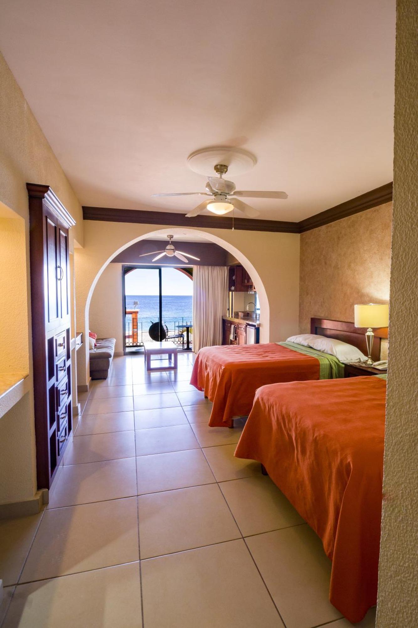 Resort Palmas De Cortez 4*