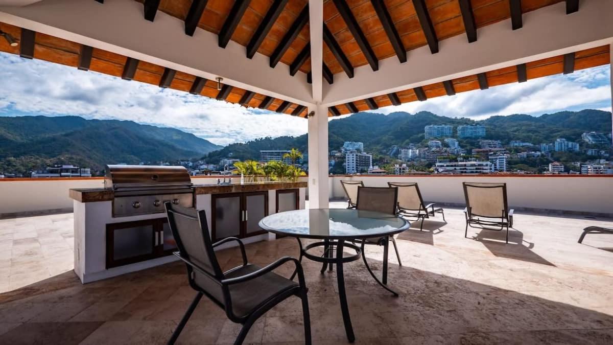 Ocean View 2br Condo-balcony-beach-pool Apartment Puerto Vallarta