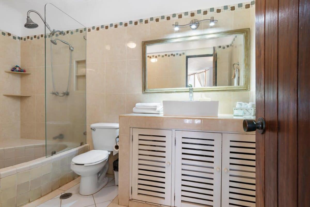 Apartment Ocean View 2br Condo-balcony-beach-pool *