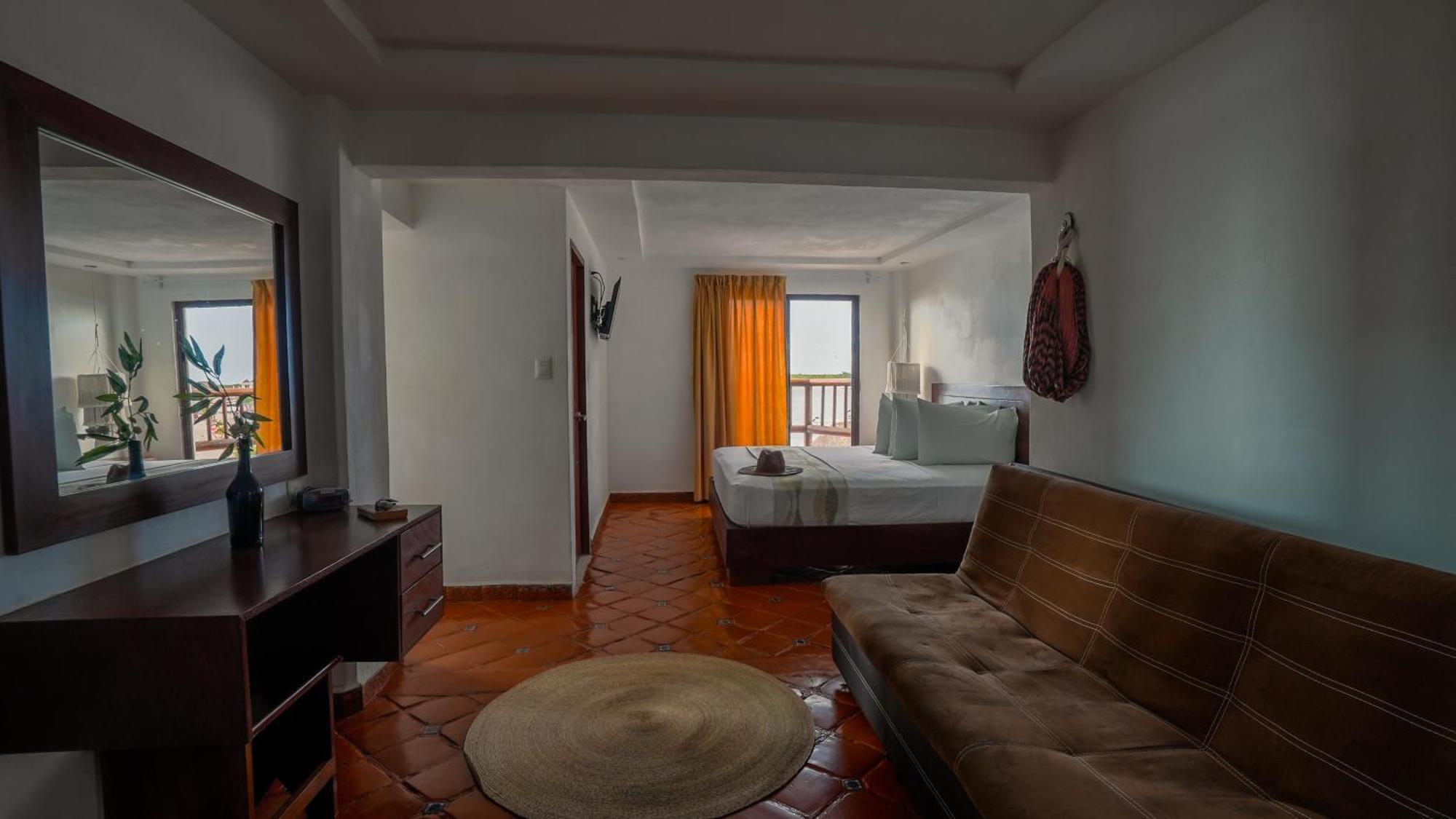 Hotel Rio Lagartos 3*