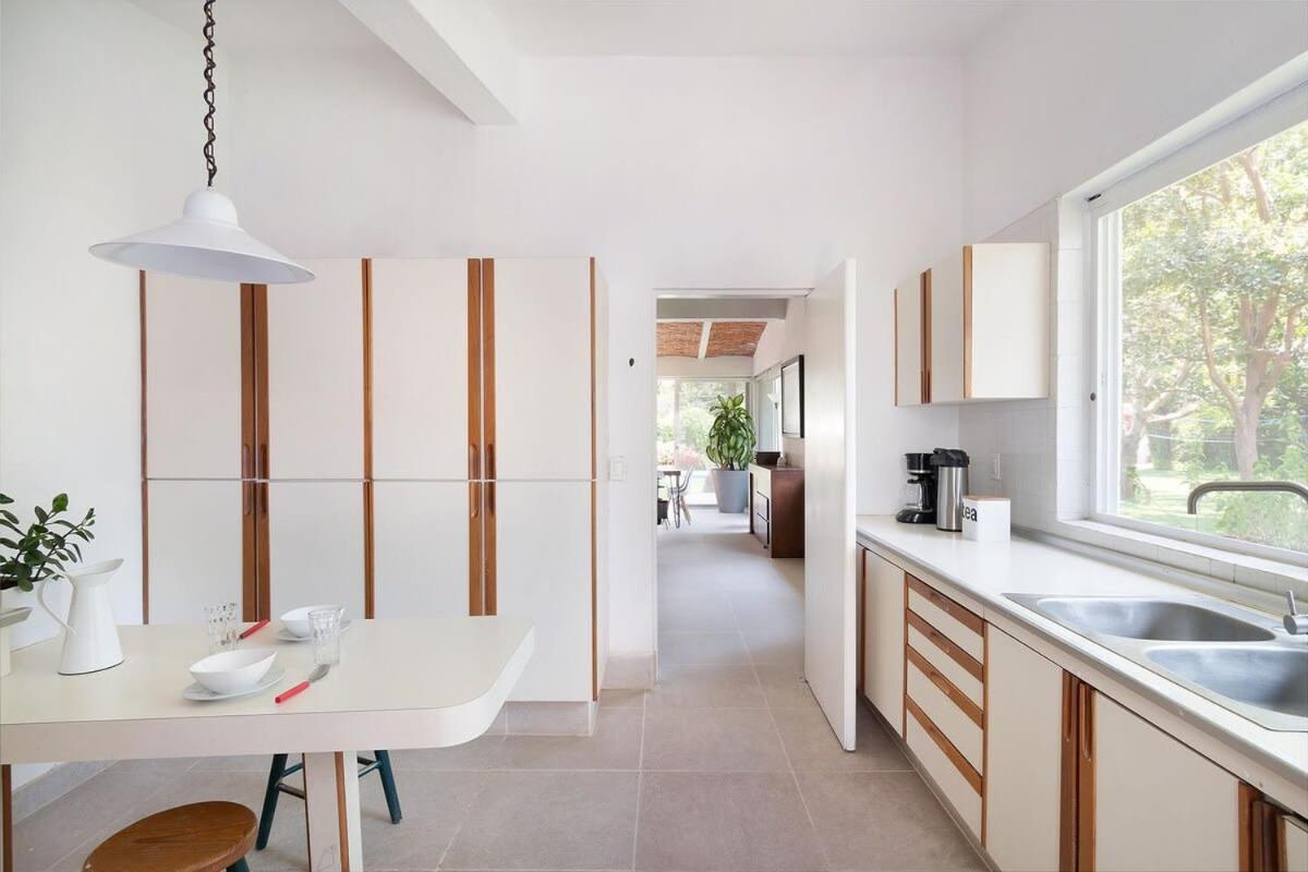 Welcome To Cristy 3-br 3 5-wc In The La Floresta Area