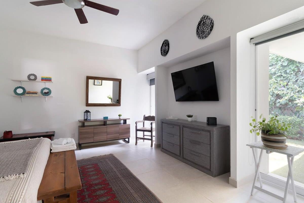 Welcome To Cristy 3-br 3 5-wc In The La Floresta Area Villa
