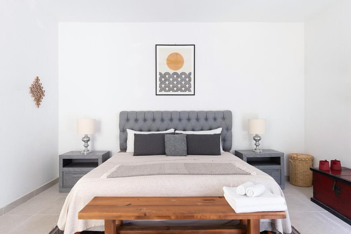 Welcome To Cristy 3-br 3 5-wc In The La Floresta Area
