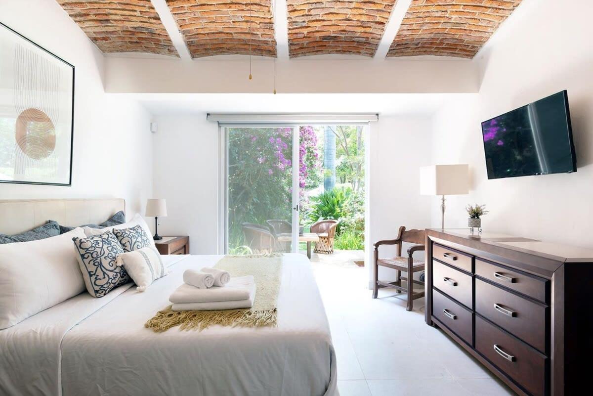 Villa Welcome To Cristy 3-br 3 5-wc In The La Floresta Area