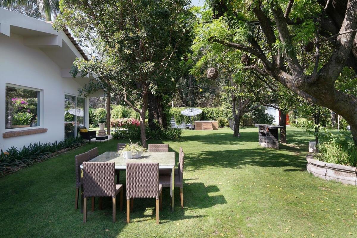 Villa Welcome To Cristy 3-br 3 5-wc In The La Floresta Area *