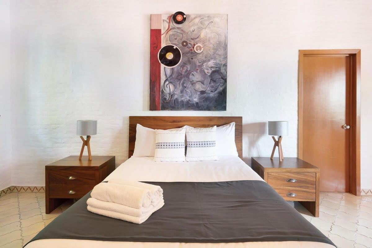 3 Bedroom Spacious With Pool & View *