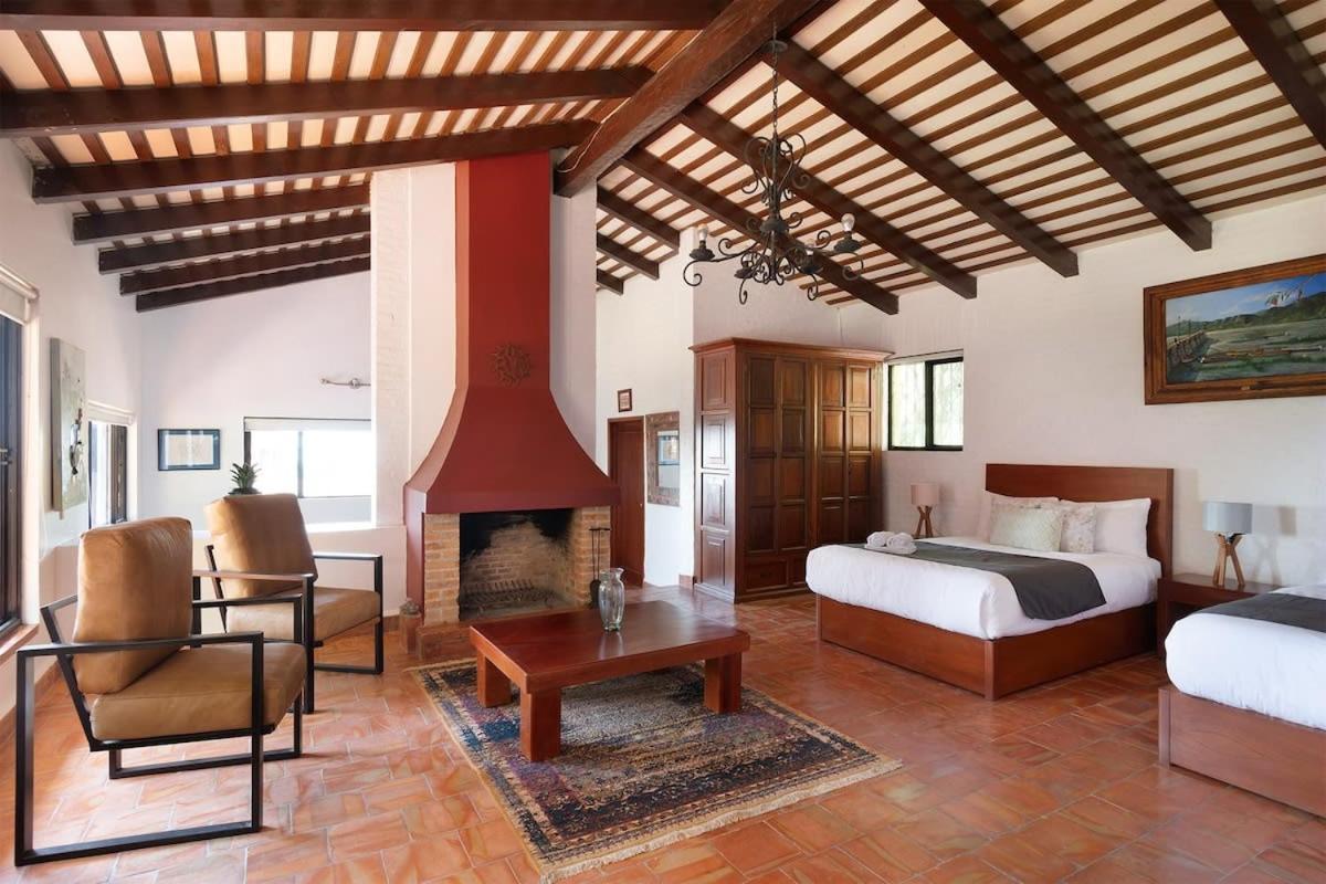 3 Bedroom Spacious With Pool & View Villa *
