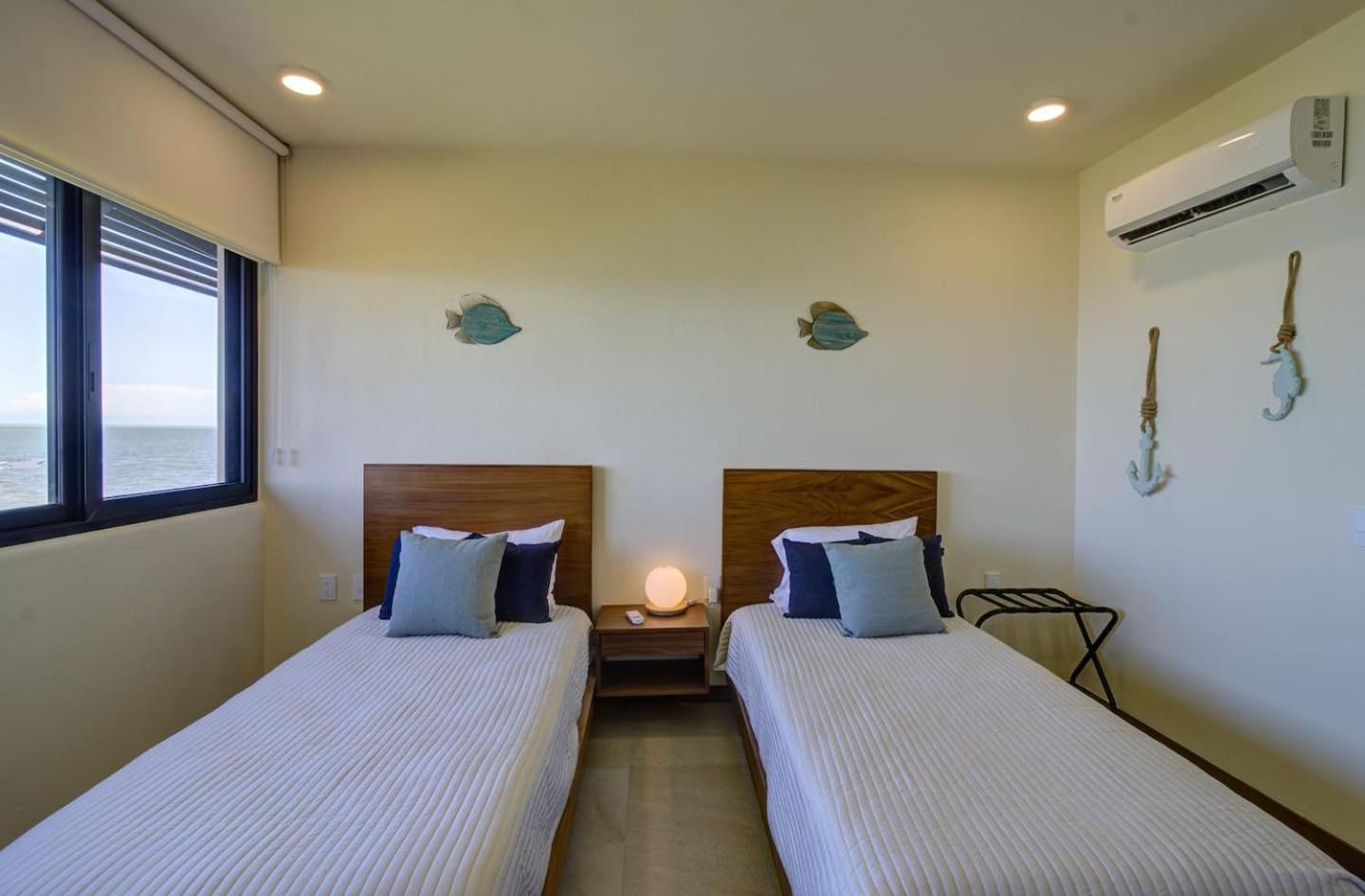 Beautiful Ocean View Penthouse With Private Pool -c301 *