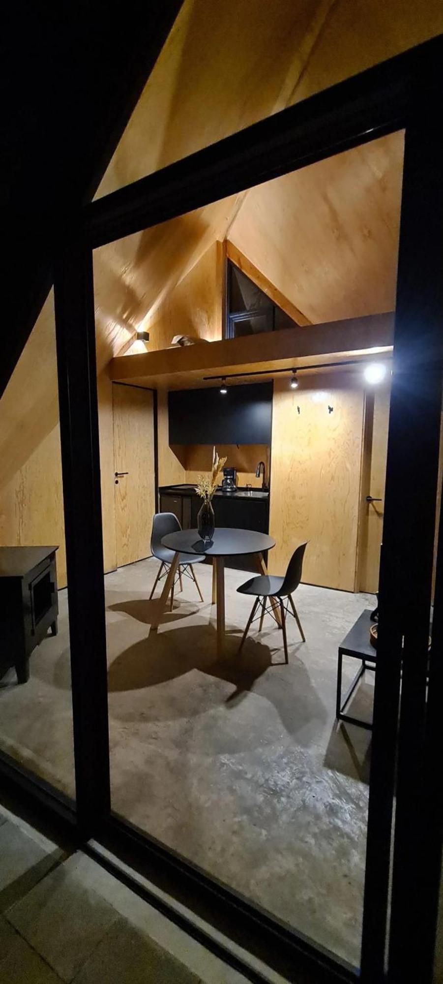 Grasshopper Shield Apartment *