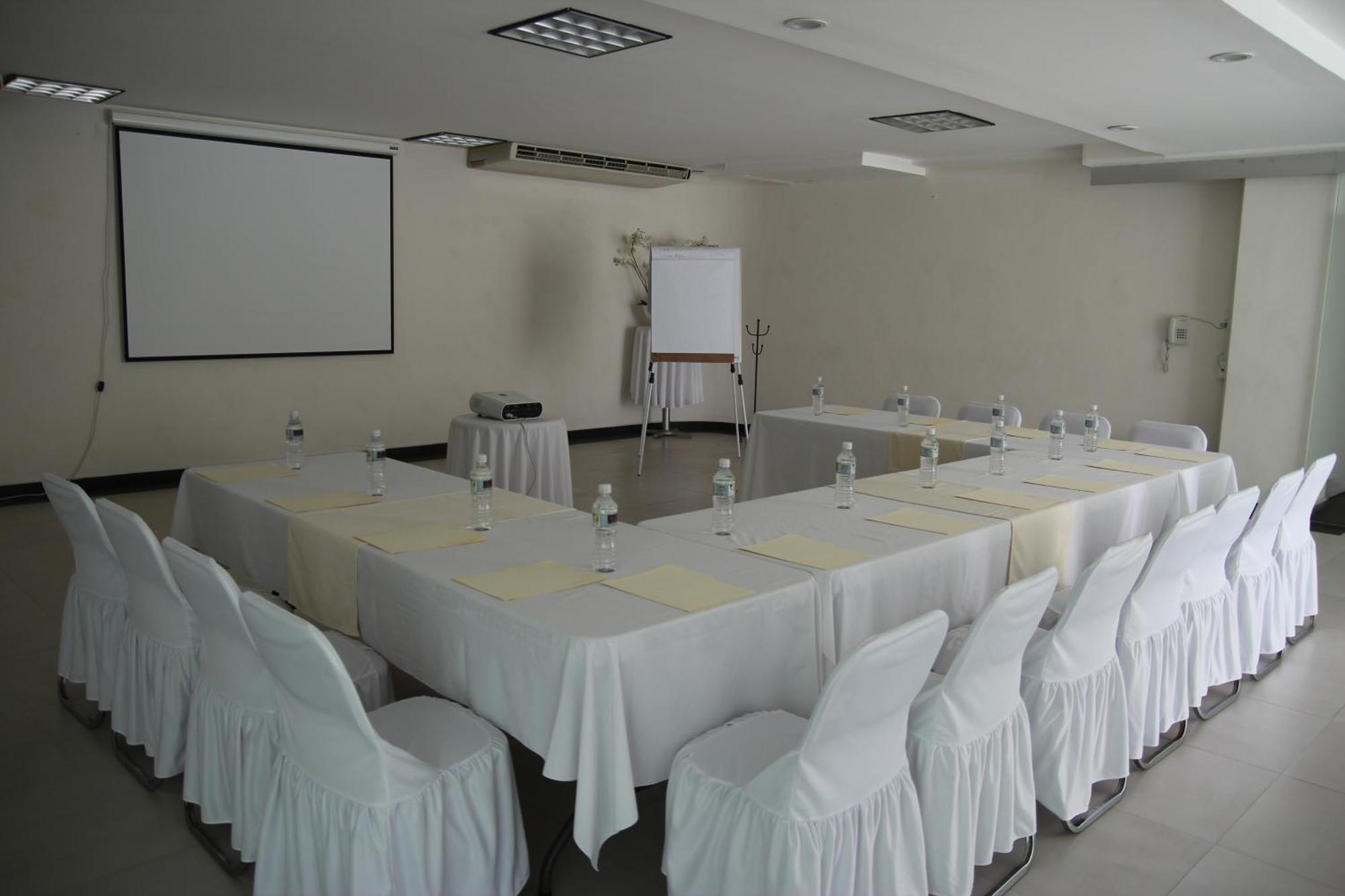 Rio 1300 Hotel