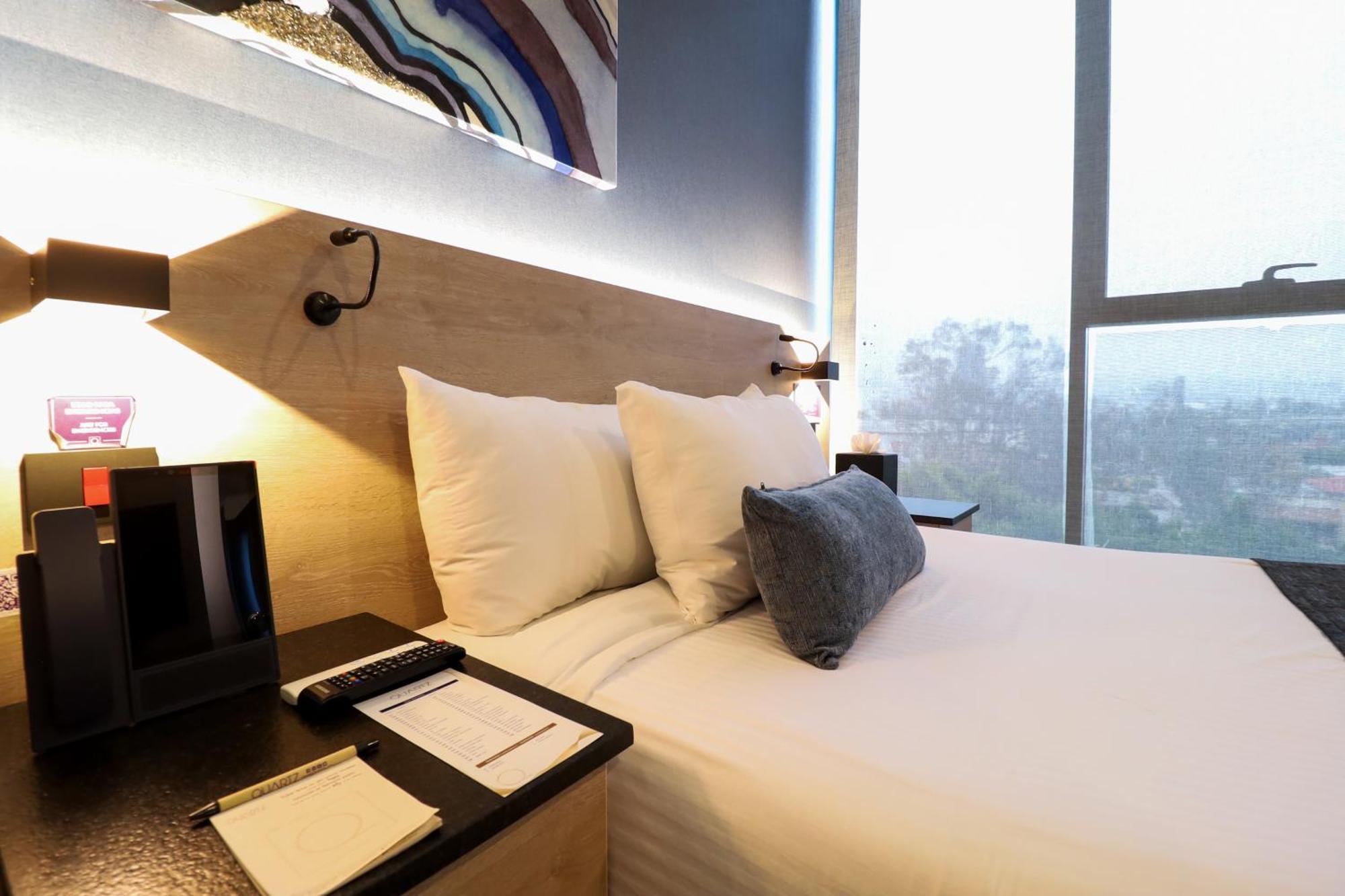 Quartz & Hotel