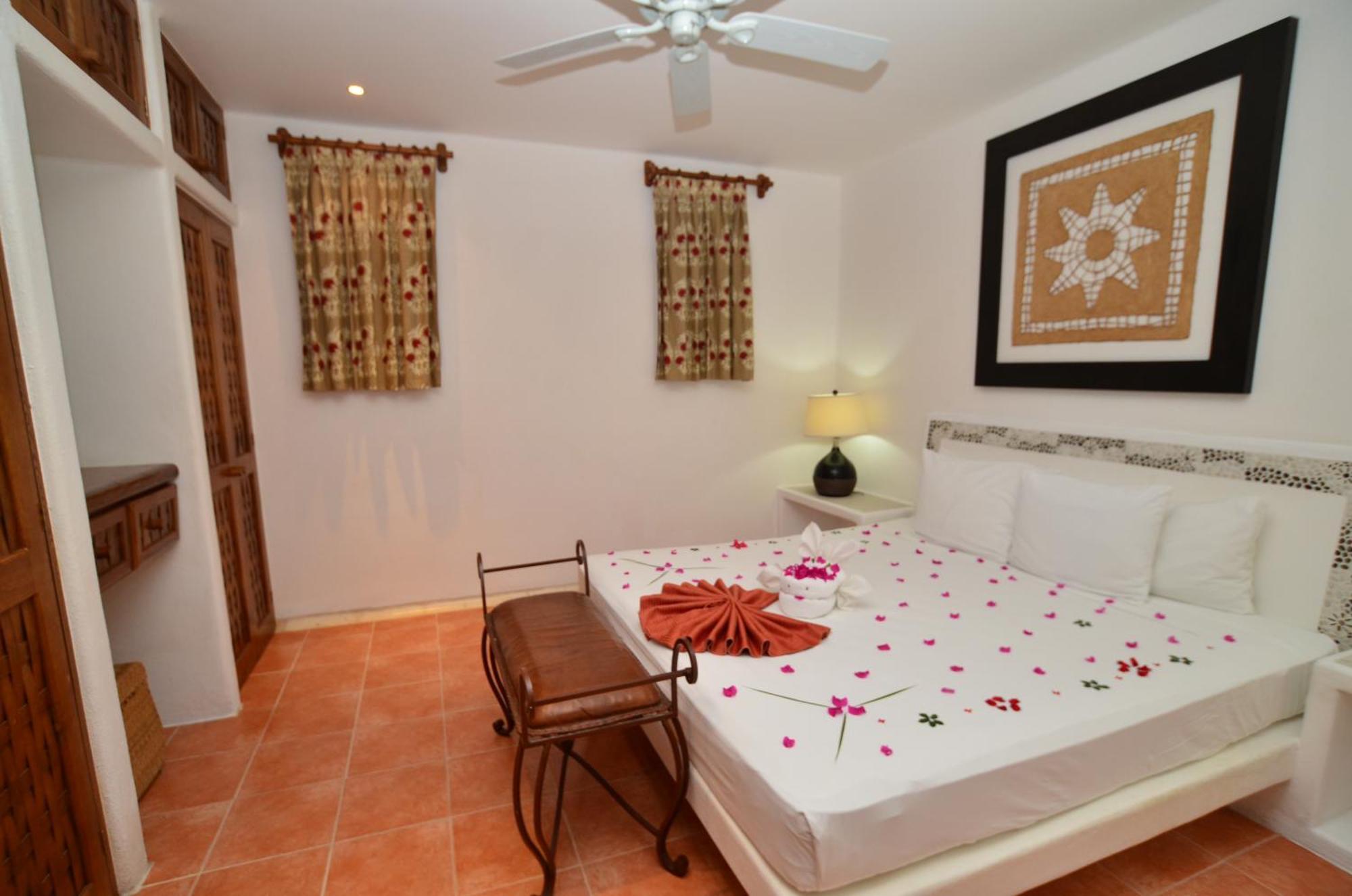 Hotel Pacifica Ixtapa 5*