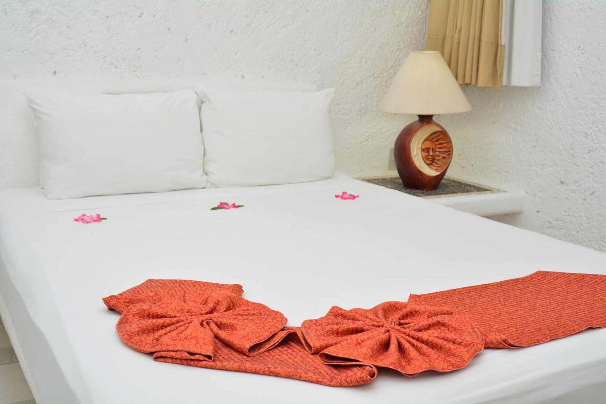 Hotel Pacifica Ixtapa 5*