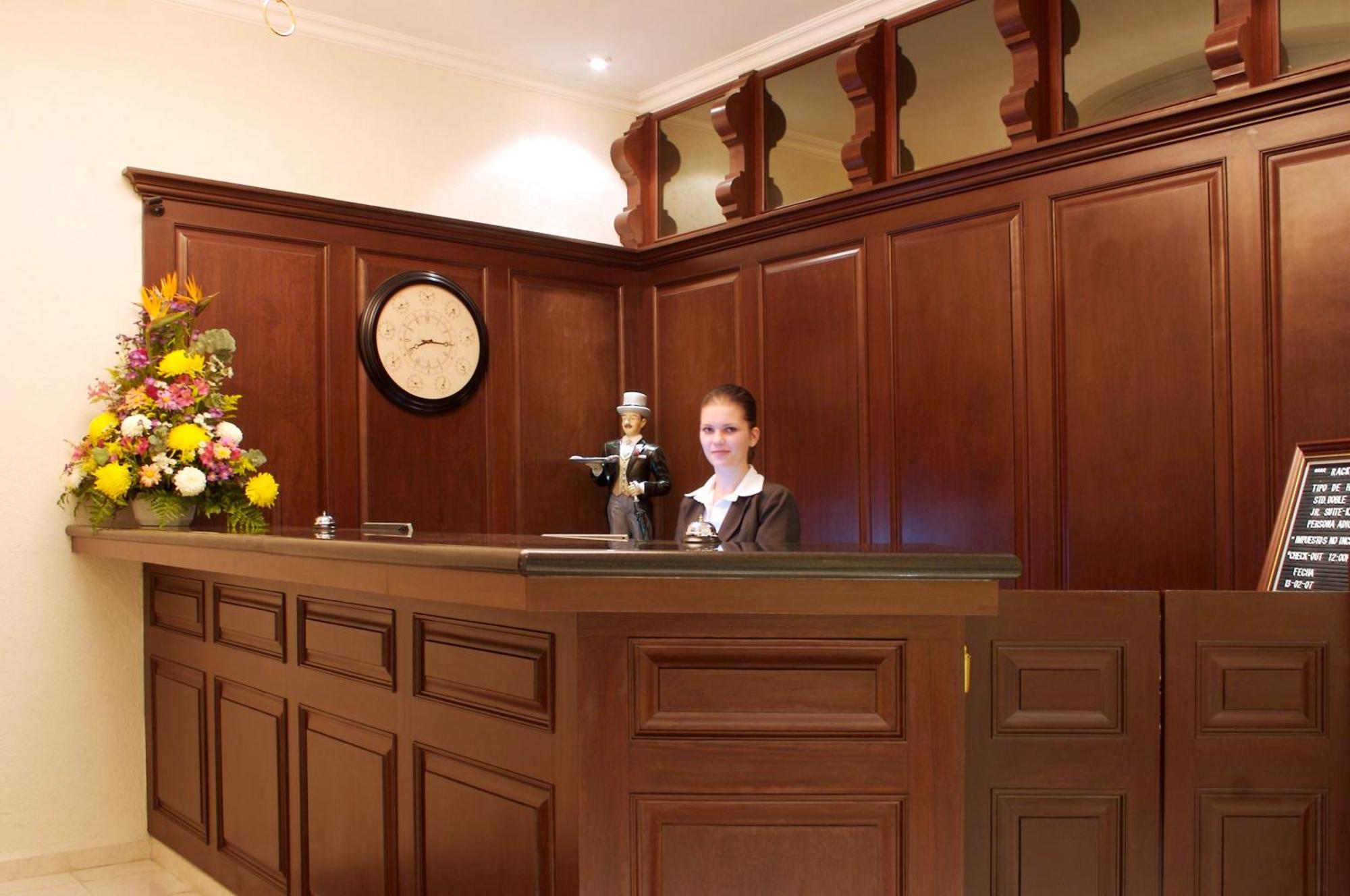 Hotel Plaza Colonial 4*