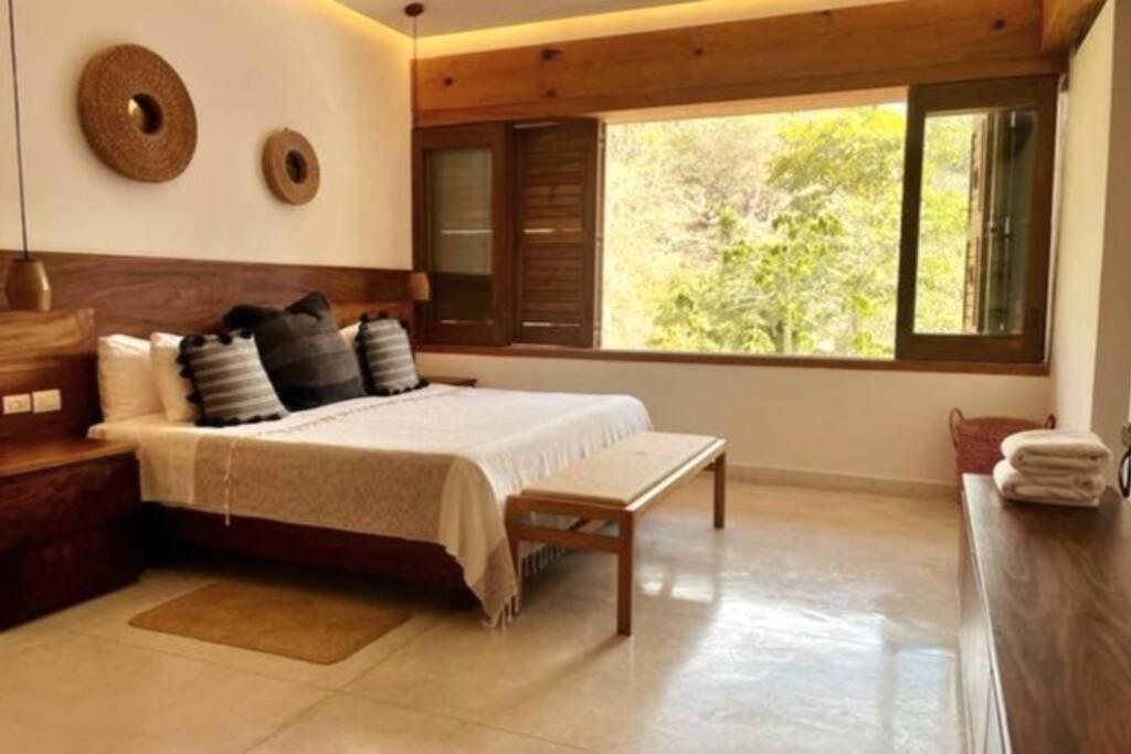 Ocean Front Luxury - 5 Pools & Private Club