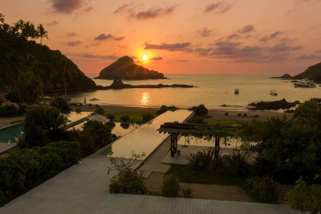 Apartment Ocean Front Luxury - 5 Pools & Private Club