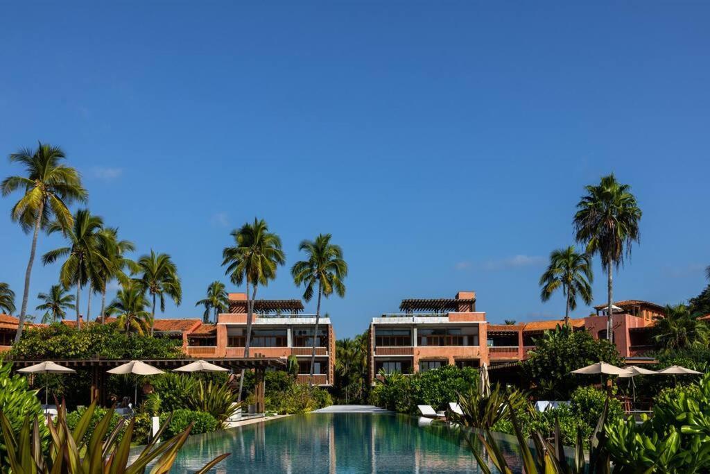 Apartment Ocean Front Luxury - 5 Pools & Private Club