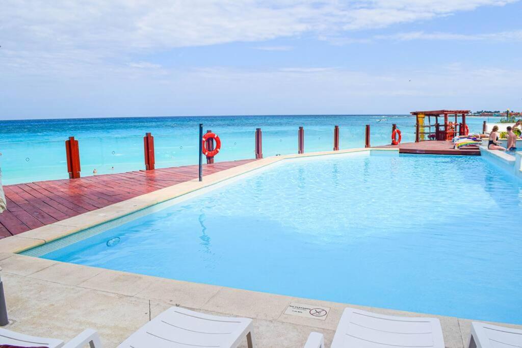 Apartment New At The Beach, Pool, Gym, 2d *