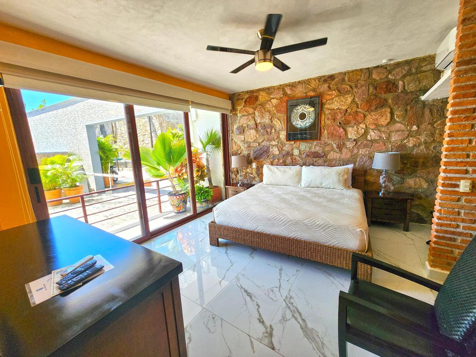 Vallarta Shores Aparthotel 4*
