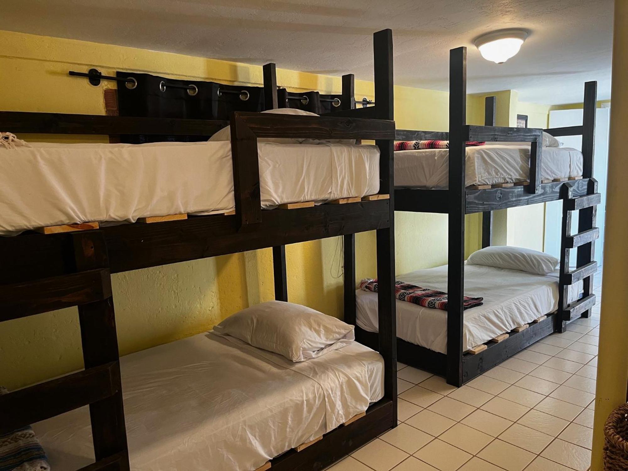 Casa De Al Lado - 2 Bedroom House W/ Bonus Bunkhouse! *