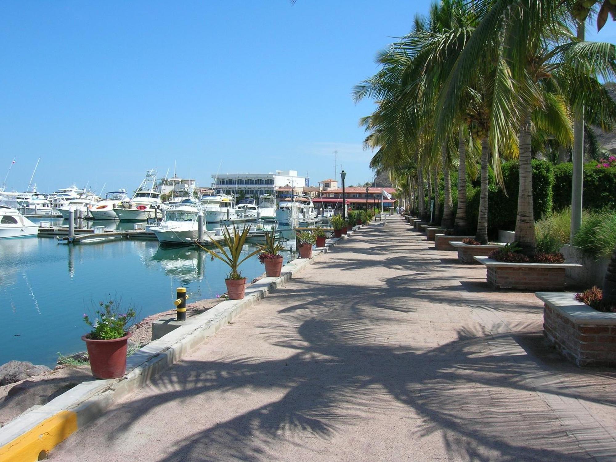 The Westmarine Waterfront Hotel