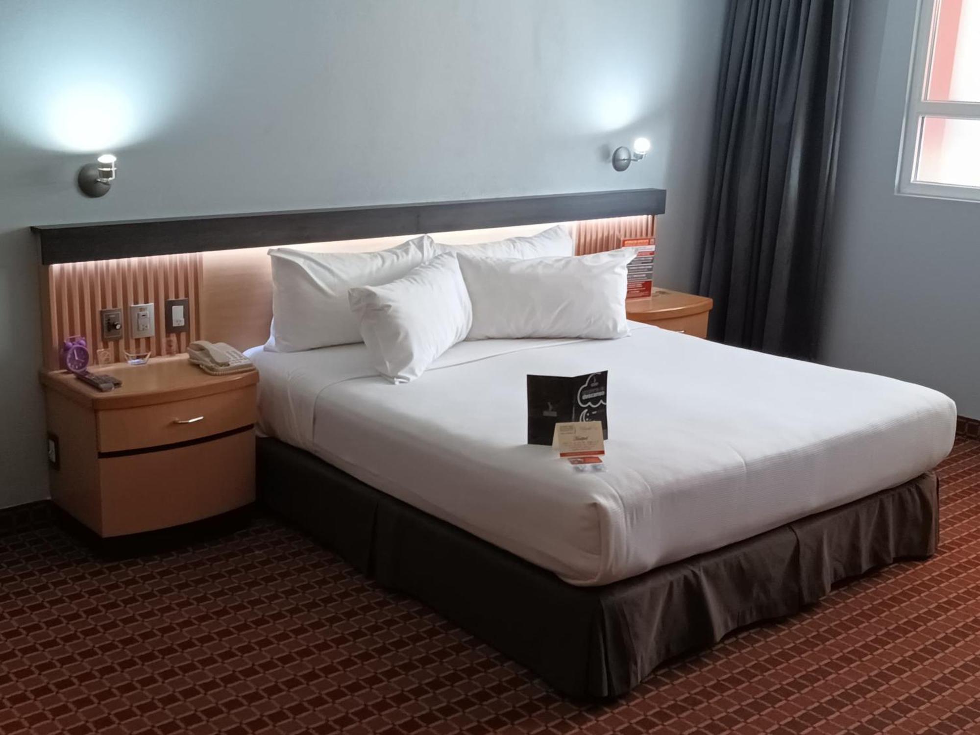 Hotel La Muralla & Toluca