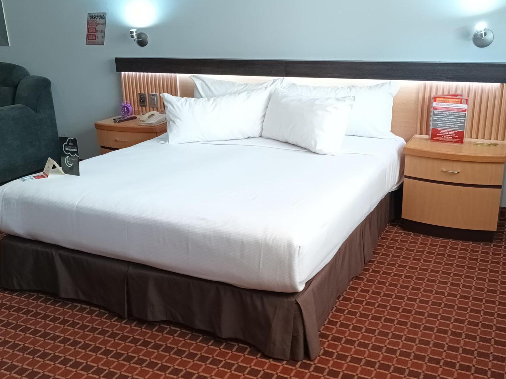 Hotel La Muralla & Toluca