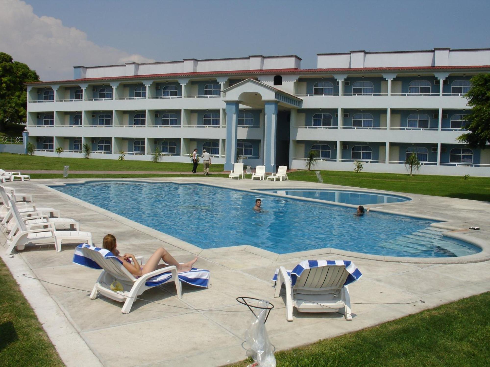 Dorados Conventions & Hotel