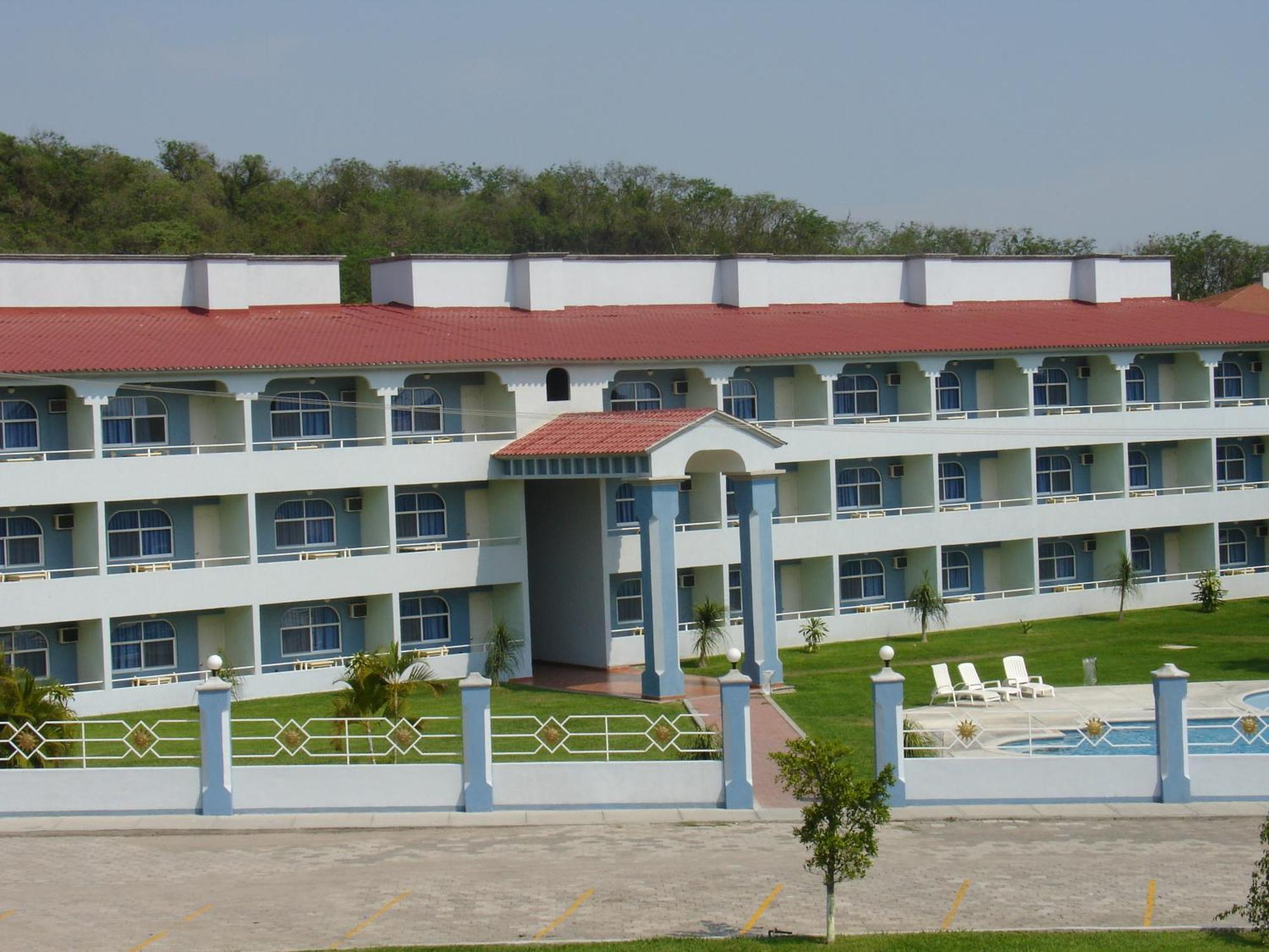 Dorados Conventions & Hotel 4*