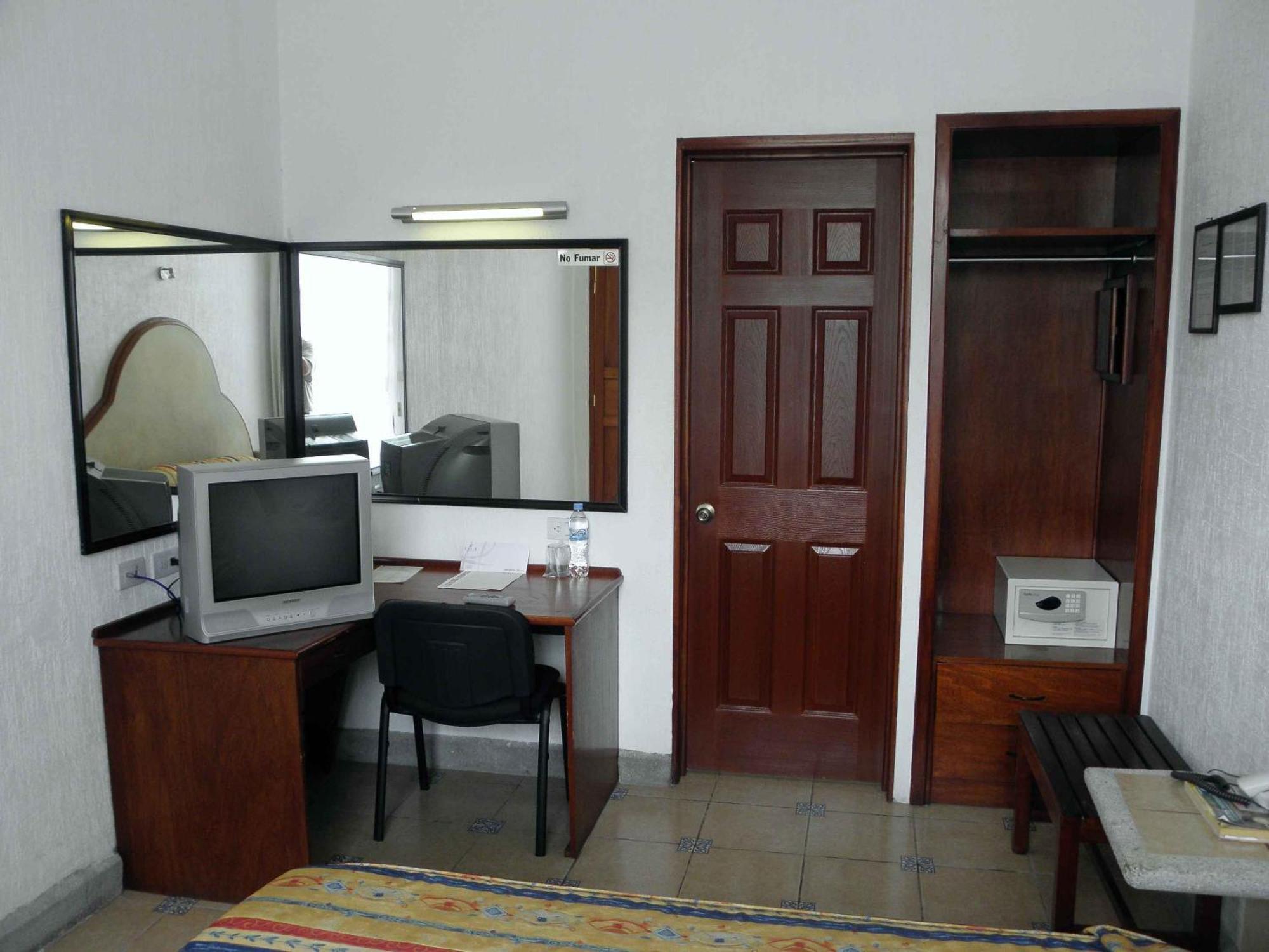 Hotel Fenix