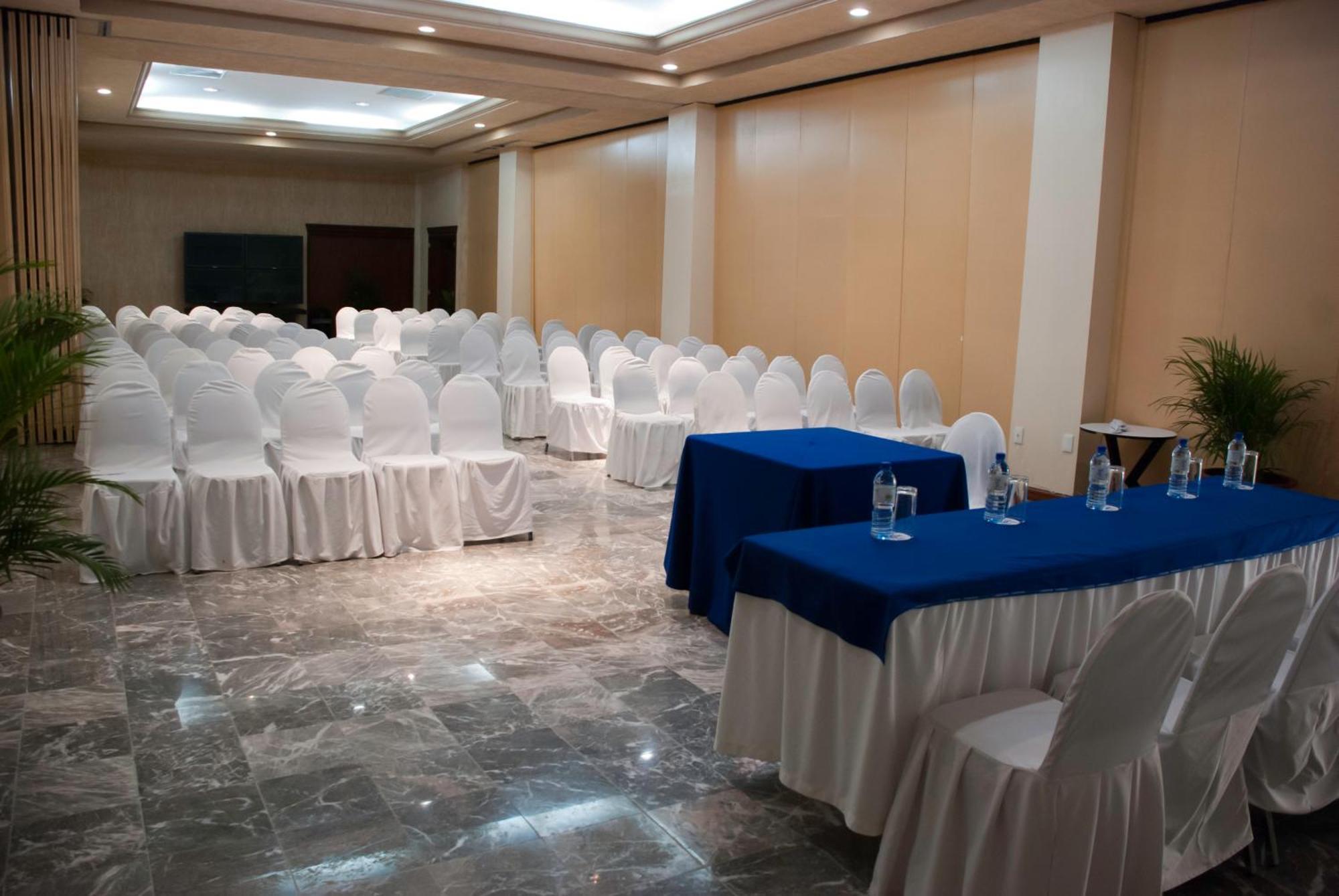 Dorados Conventions & Hotel Oaxtepec