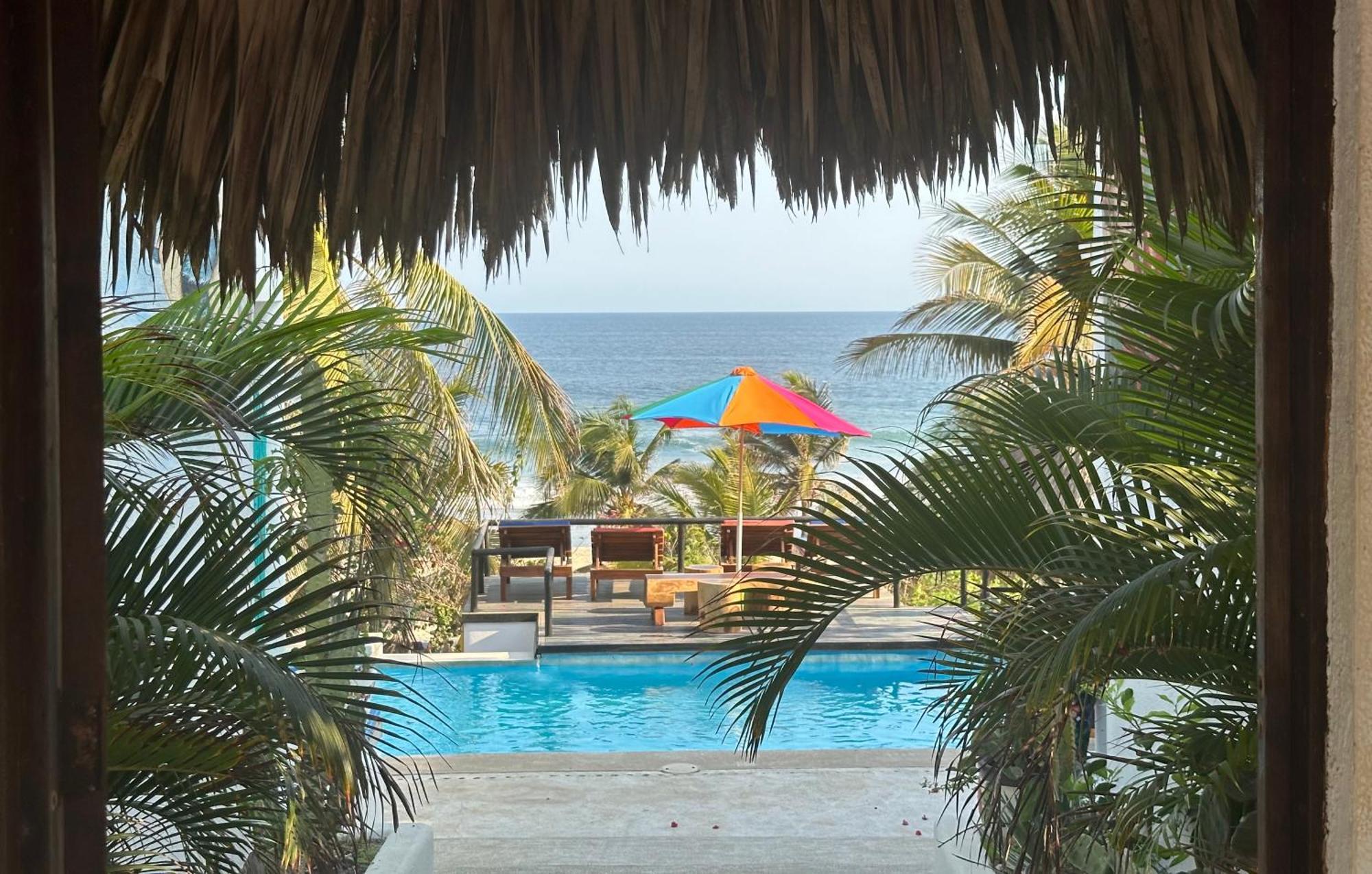 Bed & Breakfast Beachfront Paradise Boutique
