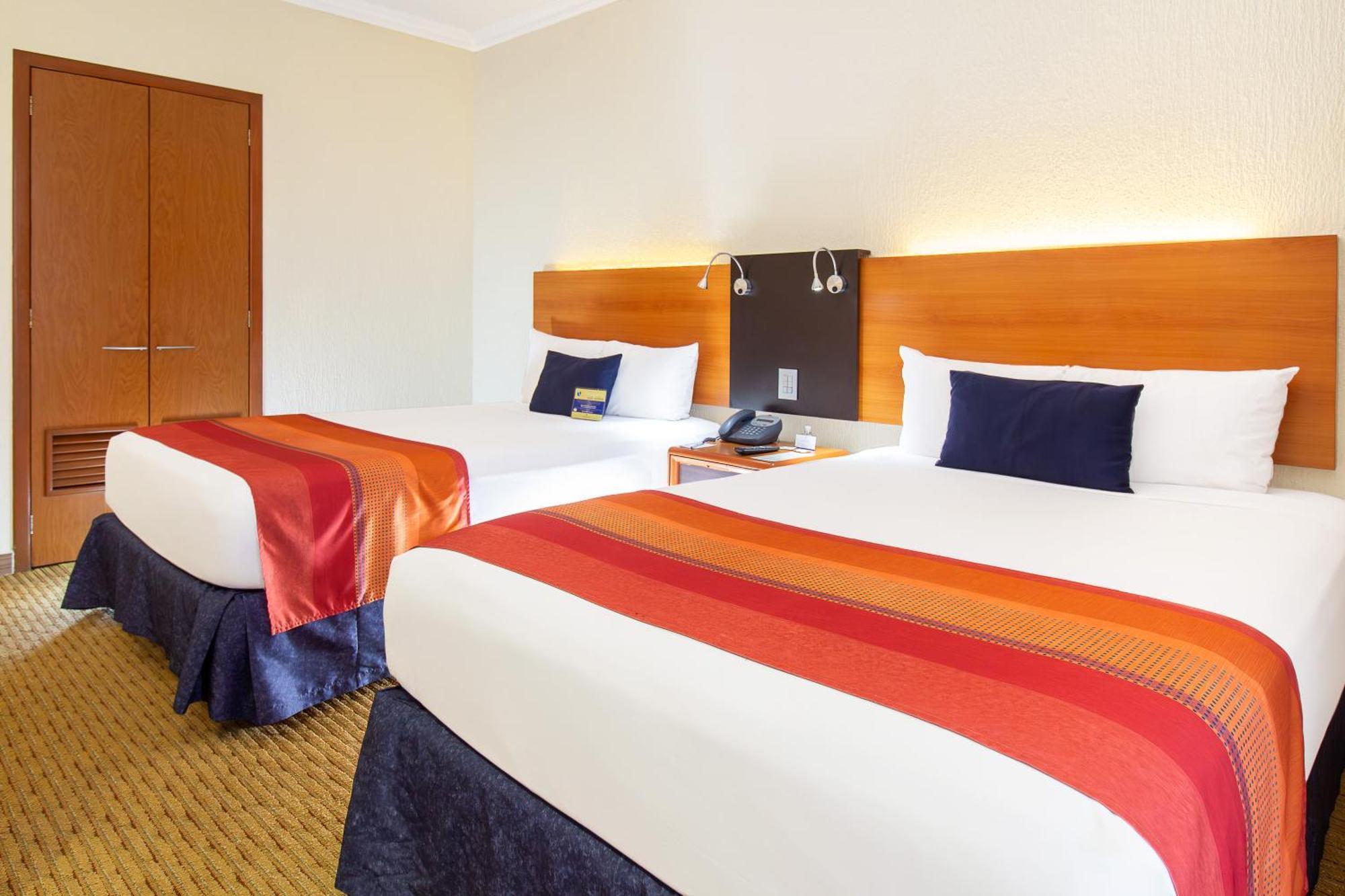 Plaza Expo Hotel 4*