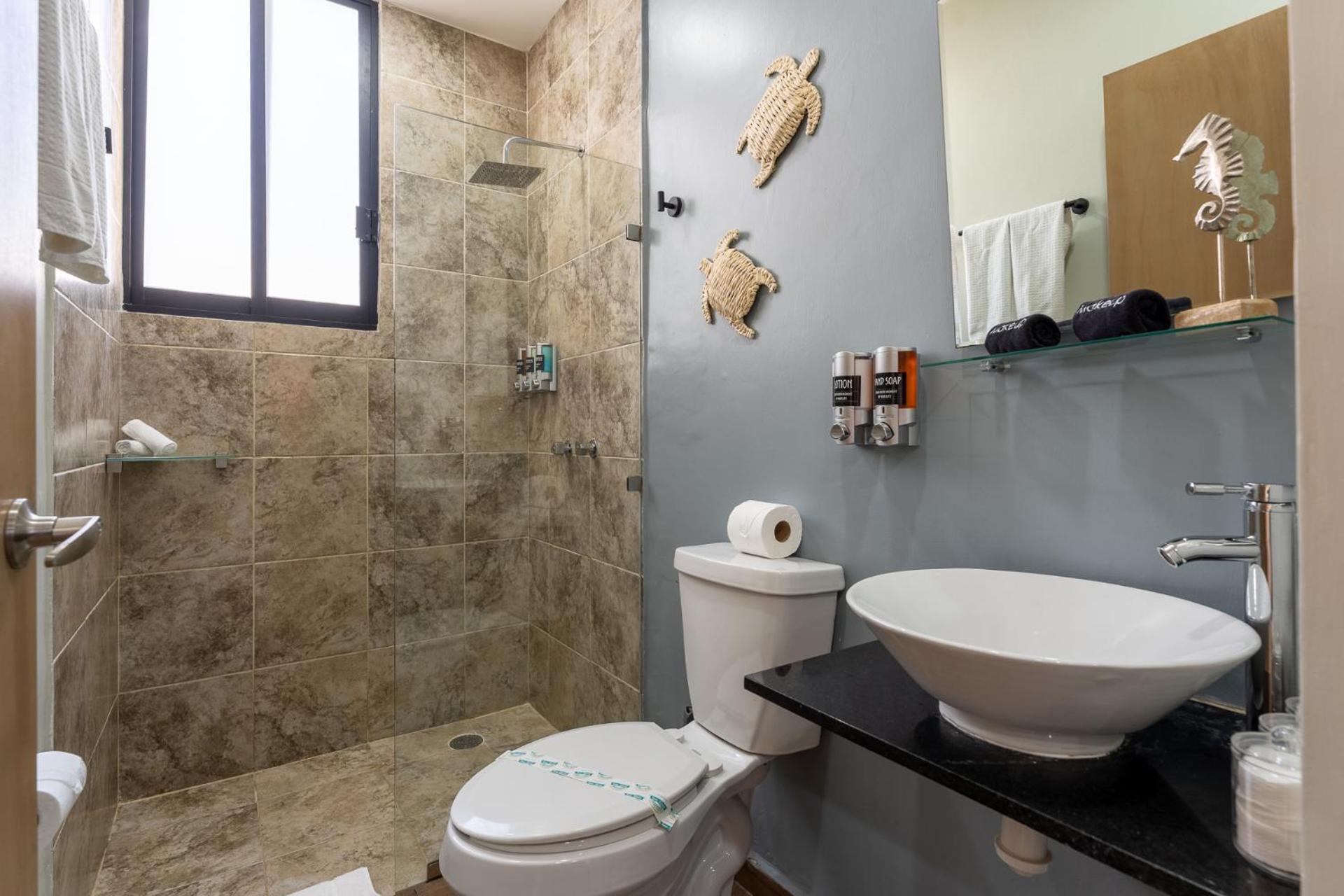 Apartment New & Comfy, 5 Star Area, Walk 2 Beach, Pool, Views, King Bed Mazatlan