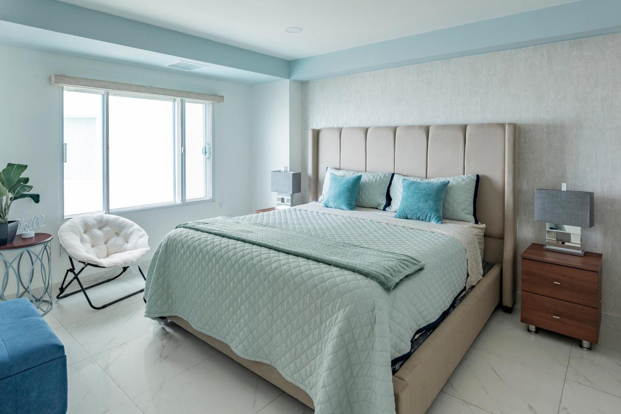 Paradise Luxury Views Here