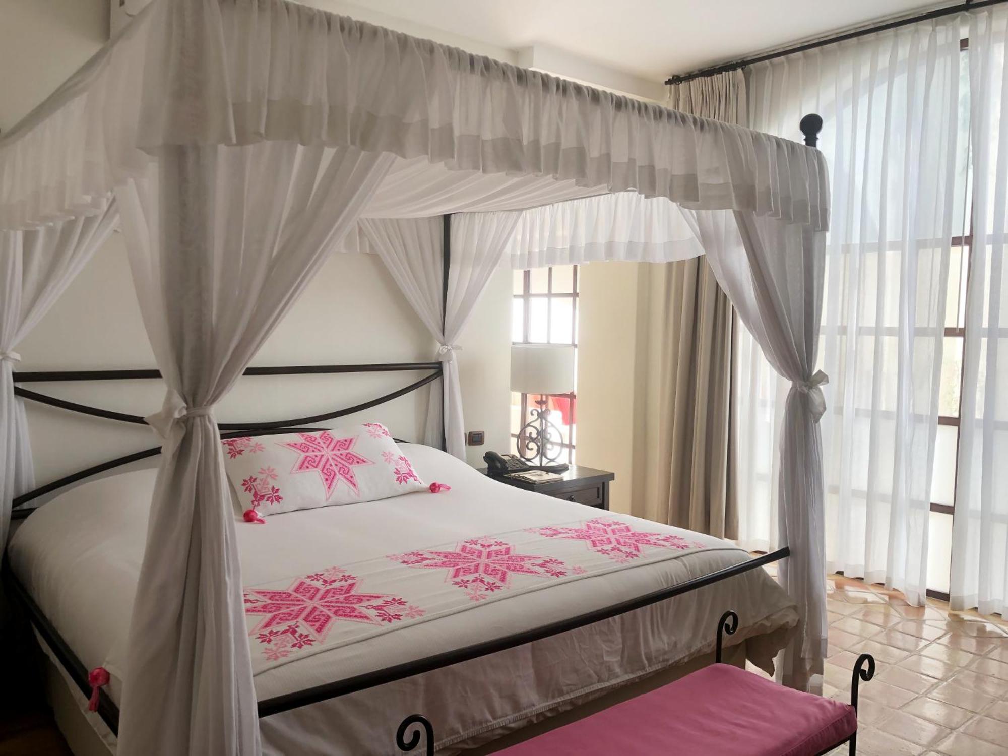 Guaycura Boutique Hotel, Club & Hotel