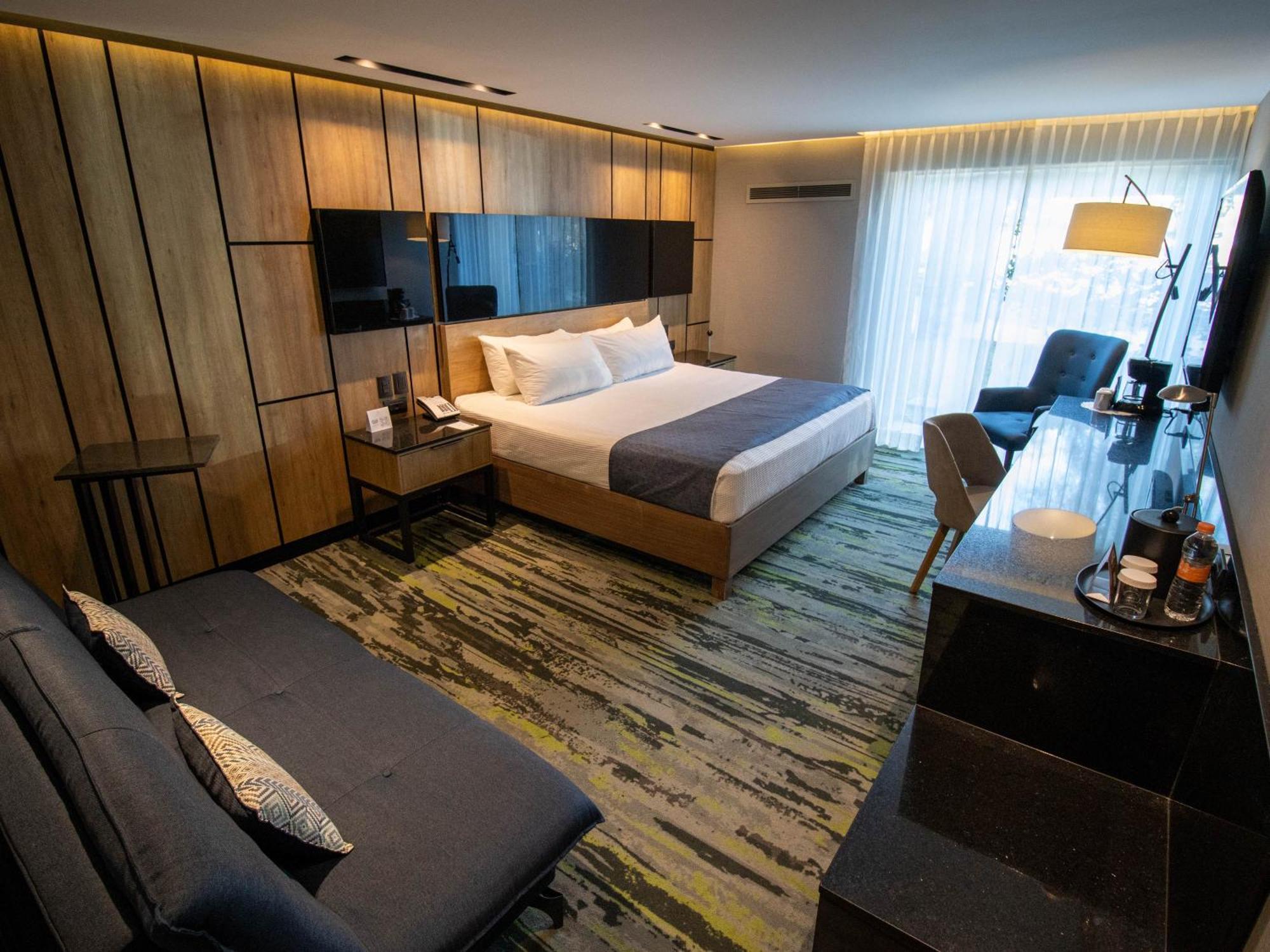 Araiza Hotel