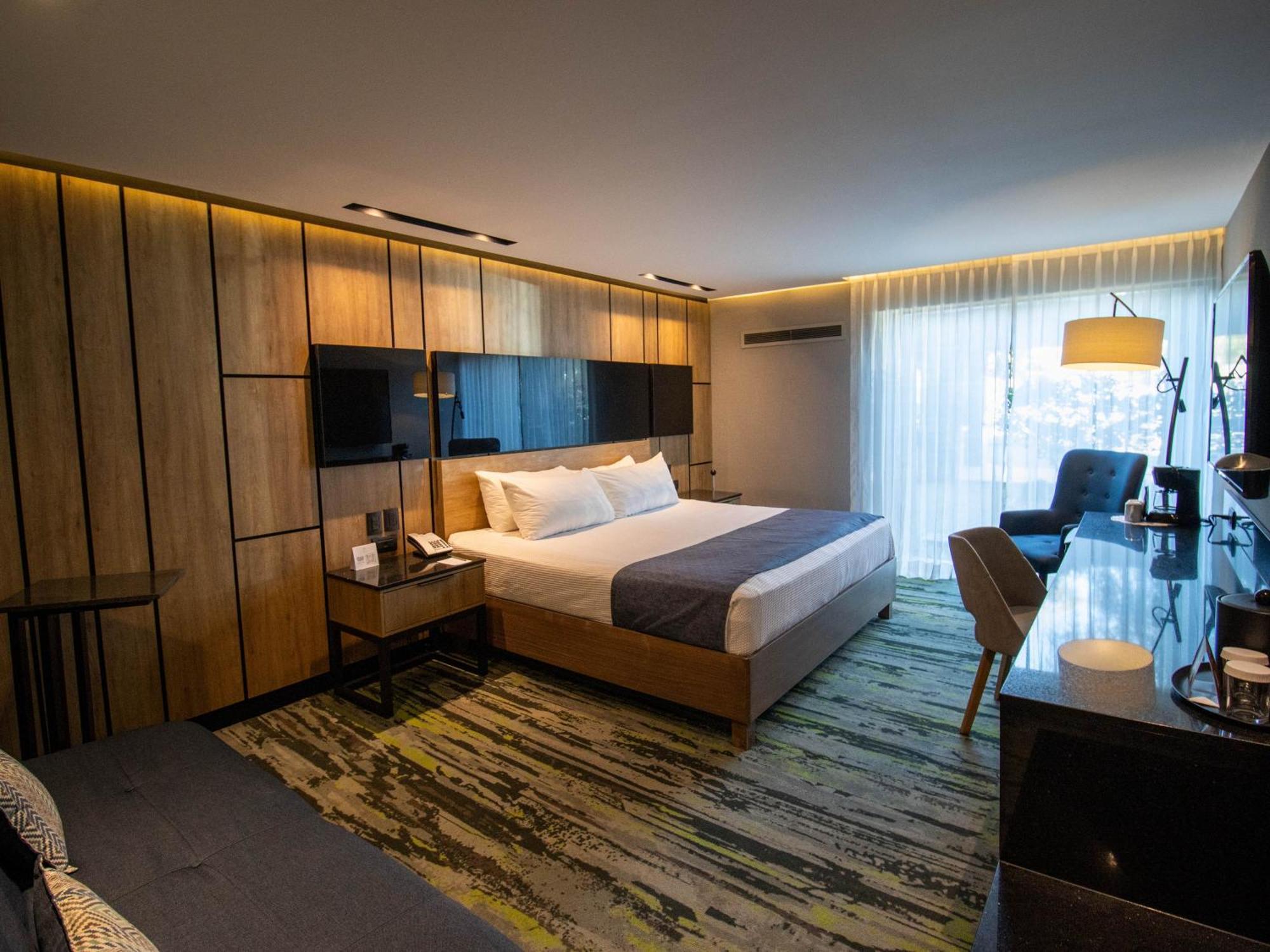 Araiza Hotel 5*