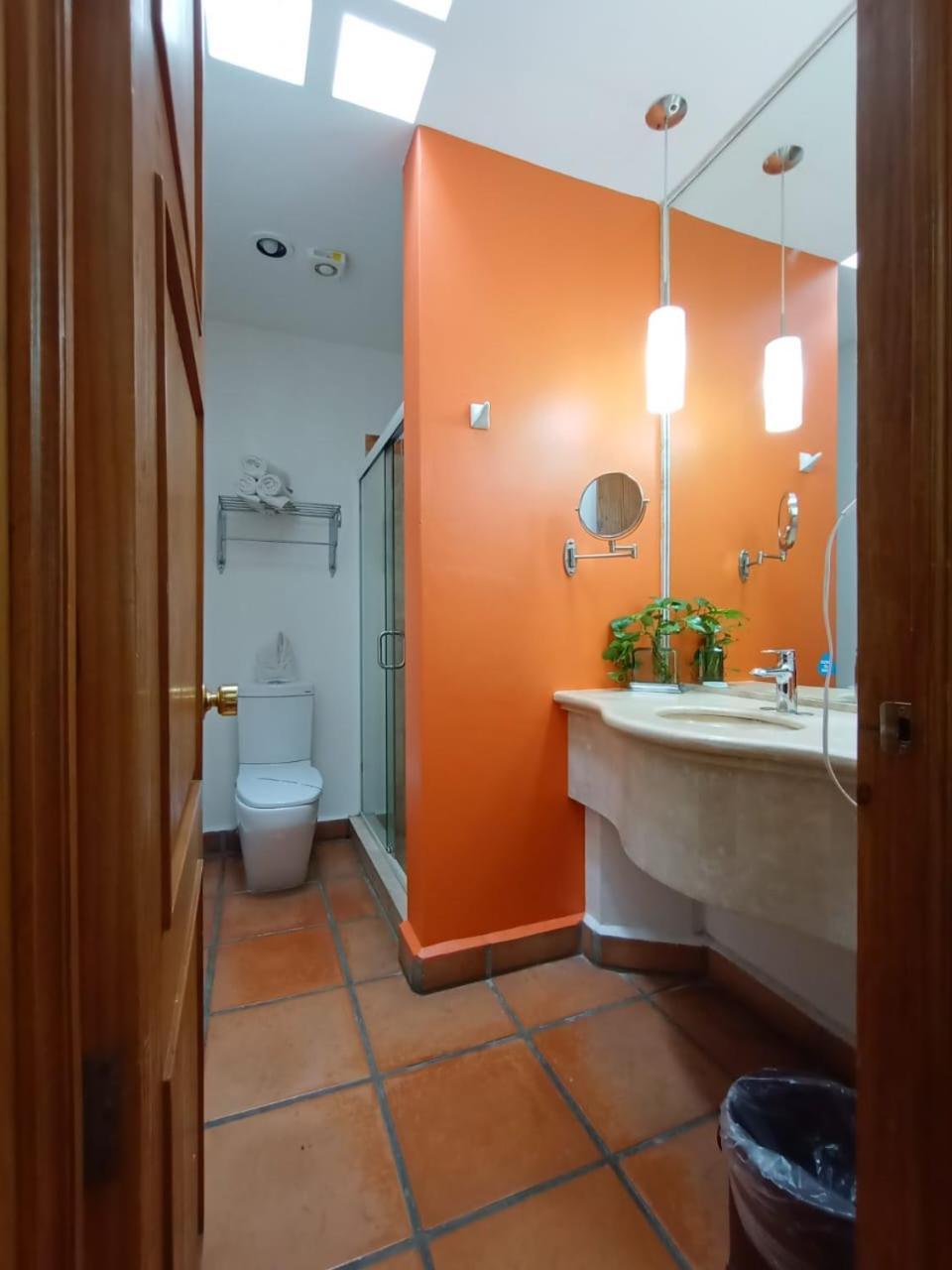 Hotel La Casa De Patios &