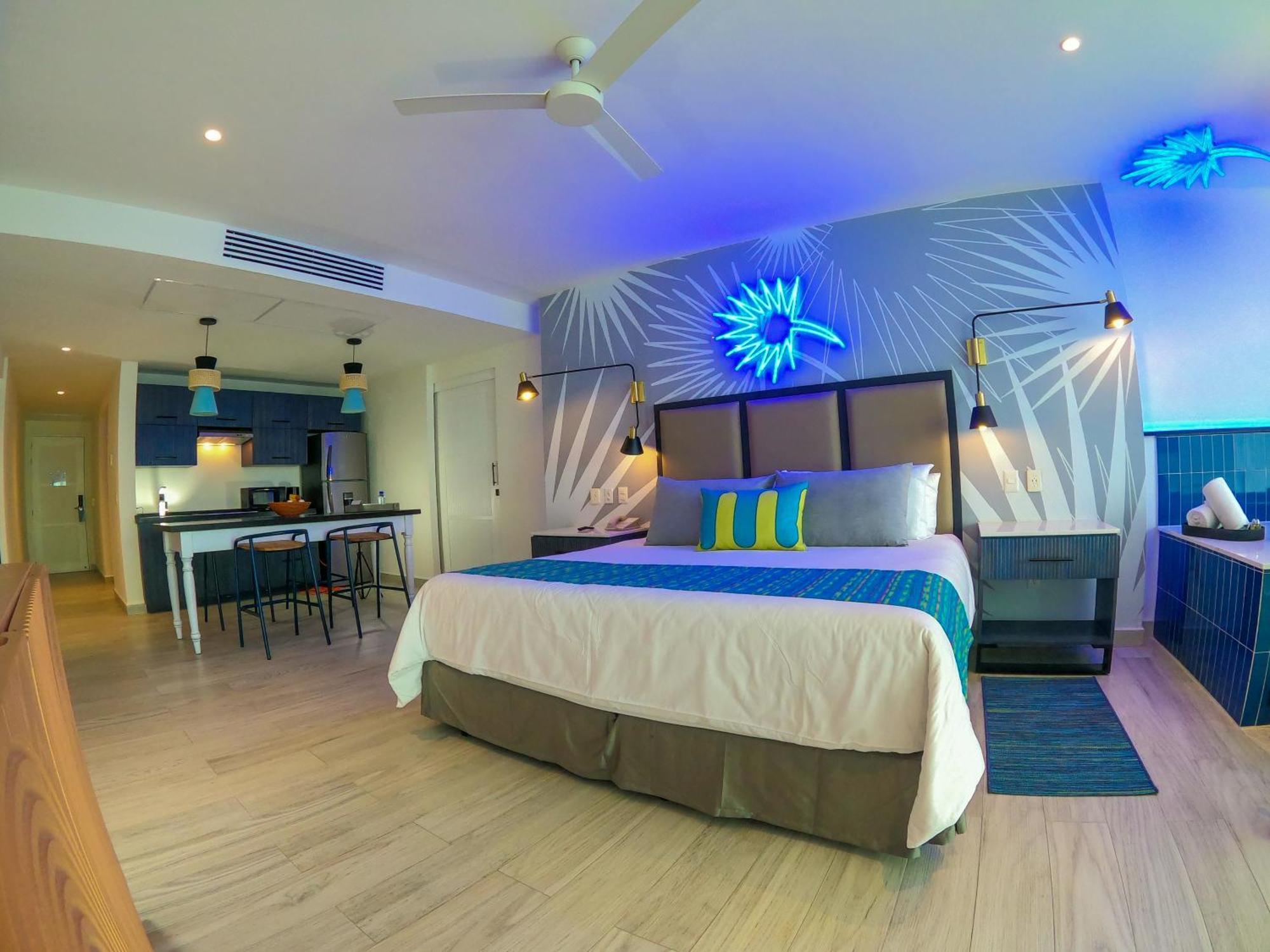 Almar Luxury Lgbt Front Experience (adults Only) Resort 4*