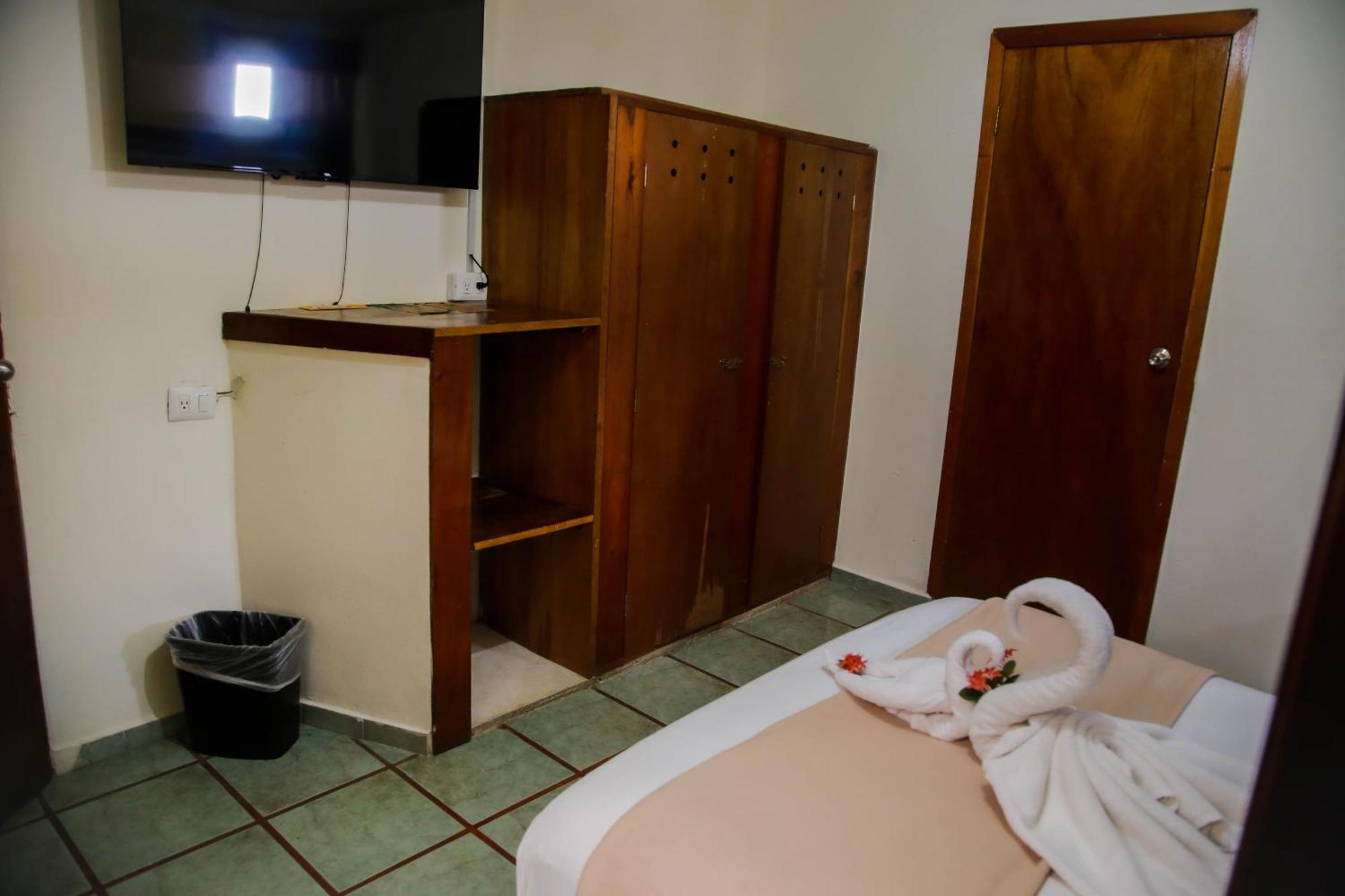 Casa Janaab Homestay *