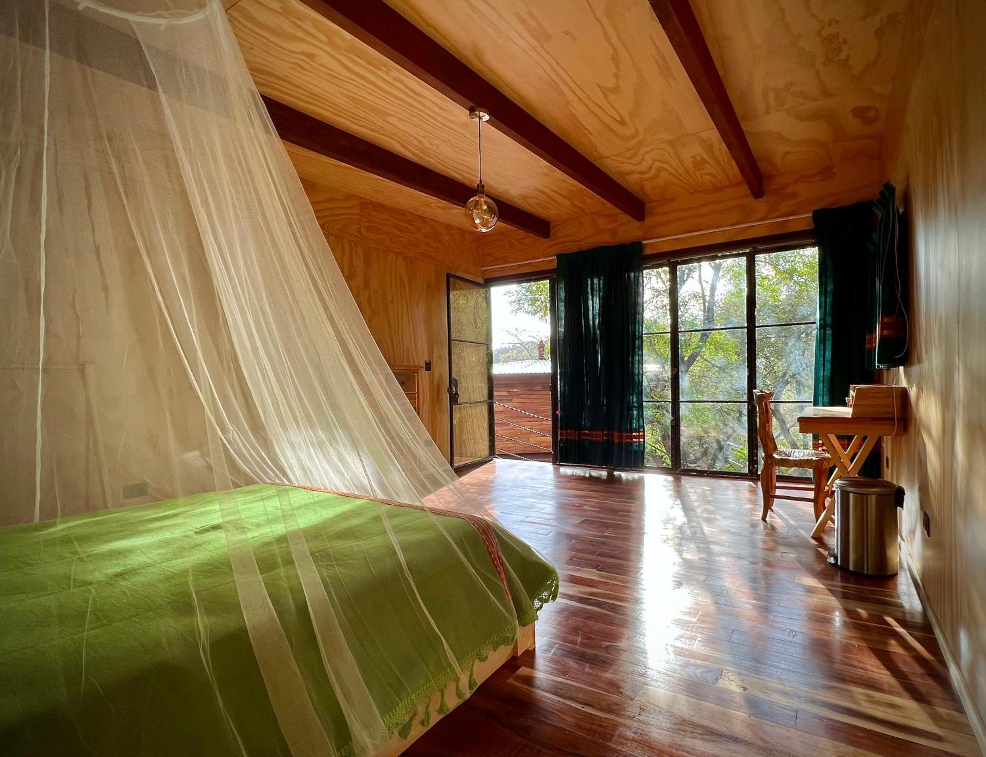 Santuario Ave Fenix-cabanas